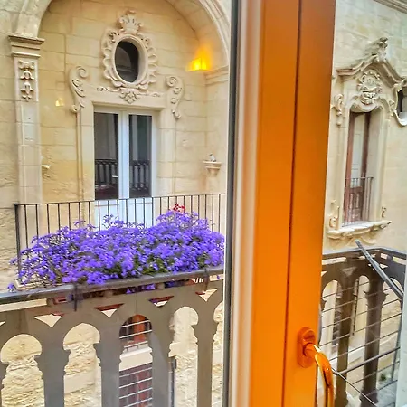 לינה וארוחת בוקר Palazzo Salia לצ'ה