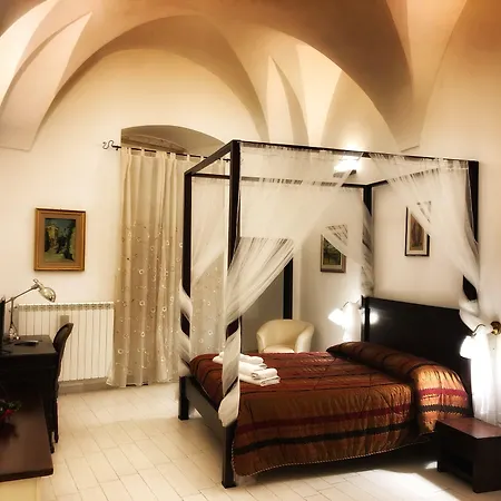 Palazzo Salia 4* לצ'ה